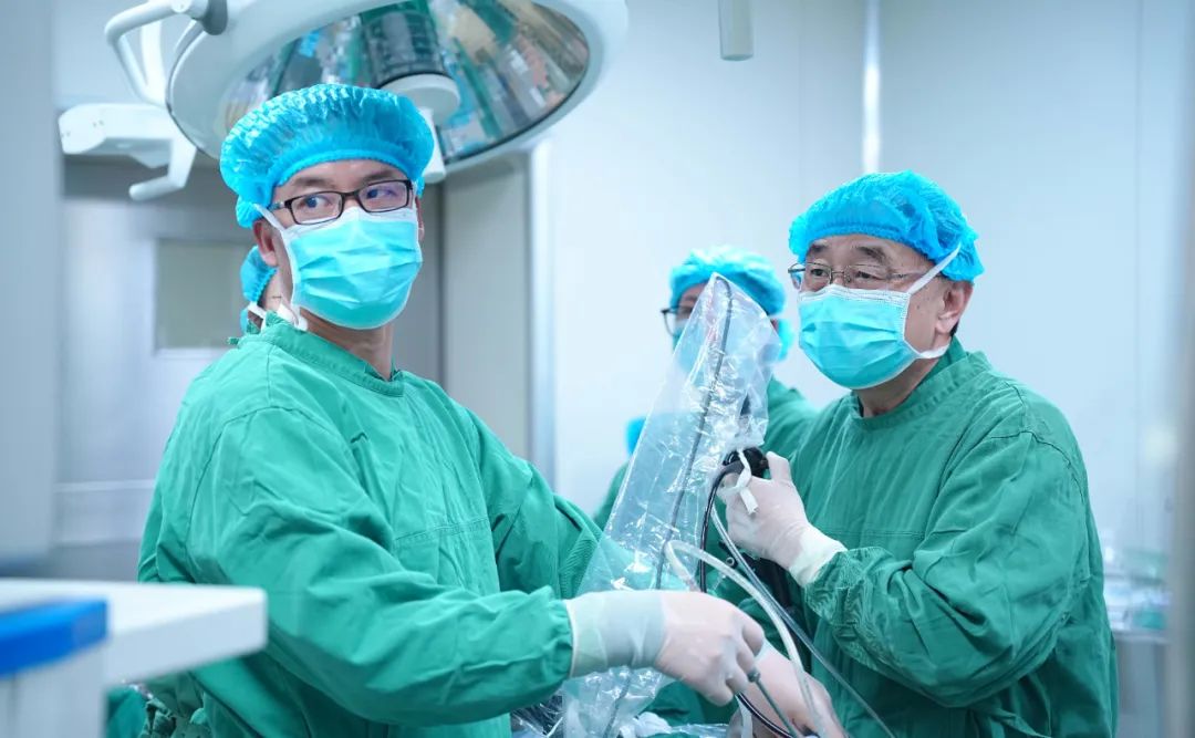 全国知名保胆专家齐聚:高规格、高水平保胆学术会议在四川结石病医院隆重召开!(图19) 全国知名保胆专家齐聚:高规格、高水平保胆学术会议在四川结石病医院隆重召开!(图19)