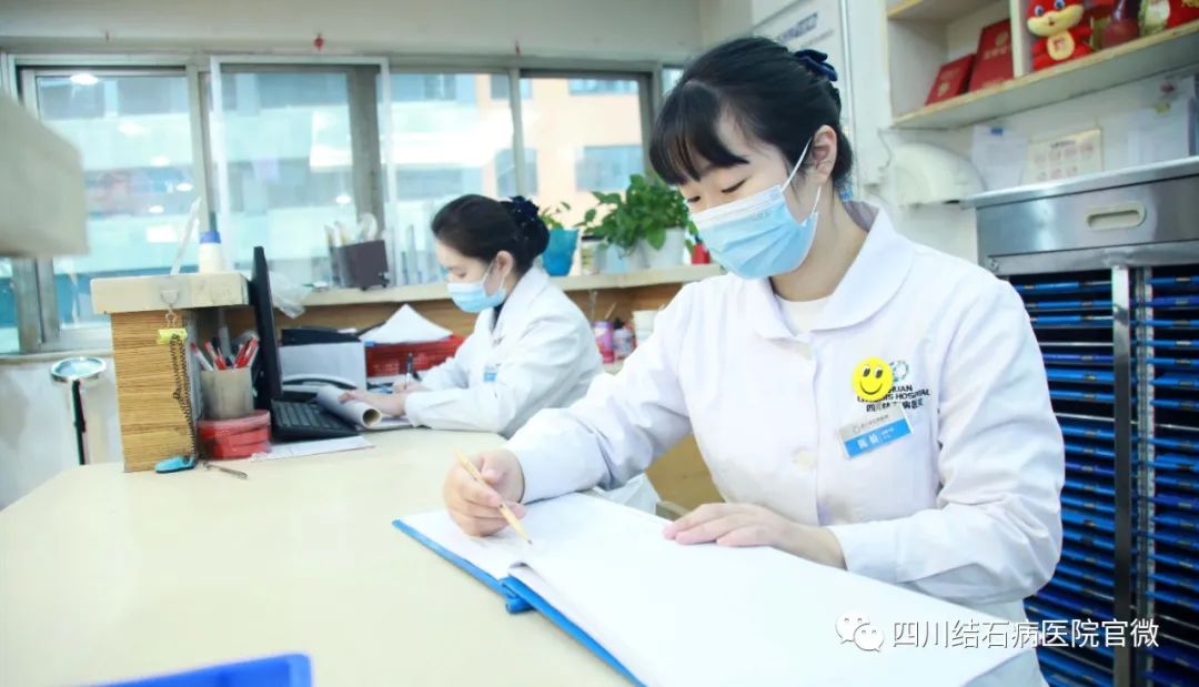 【喜报】祝贺四川结石病医院护士陈娇荣获全市护理技能大赛二等奖!(图5) 【喜报】祝贺四川结石病医院护士陈娇荣获全市护理技能大赛二等奖!(图5)