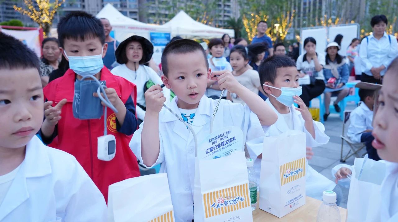 萌娃“结石小医生”之旅 四川结石病医院走进青白江凤凰湖社区！(图13)