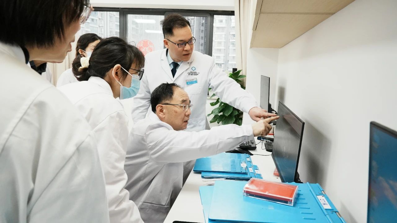 【四川保胆医院】顶尖保胆大咖蓉城学术论剑 共绘“隐形”保胆取石术新图景(图8)