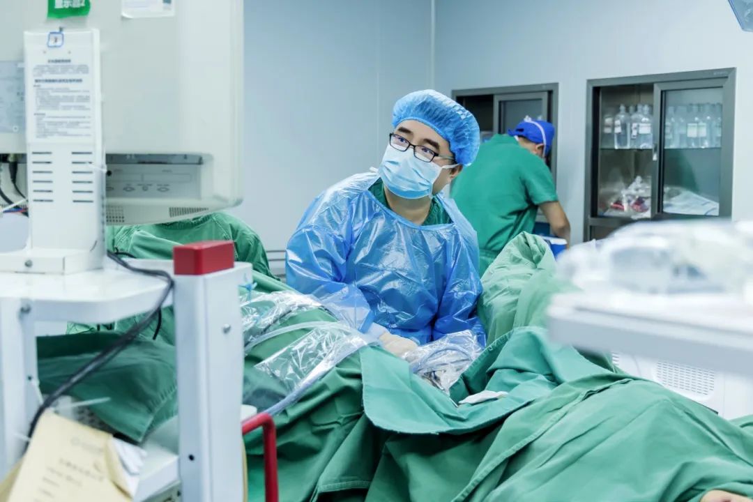 三战结石！当地医生摇头放弃，这家医院却为她卸下“石”压重负【四川结石病医院】】(图4)