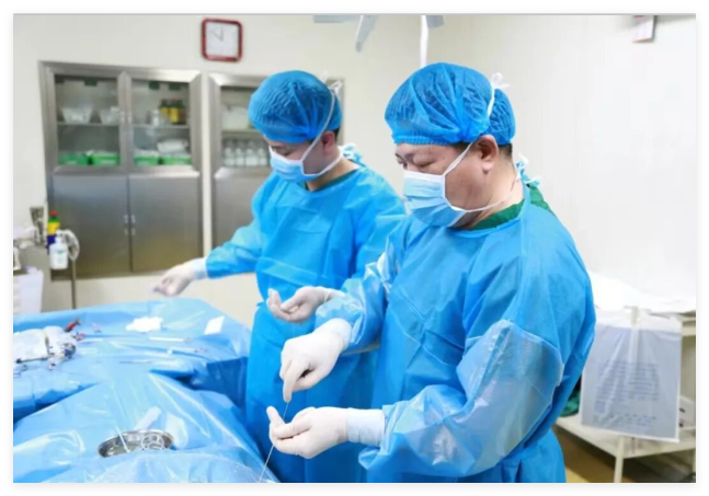 技术再突破：四川结石病医院Tubeless（无管化）SMP经皮肾镜手术实现微创手术新高度(图3)